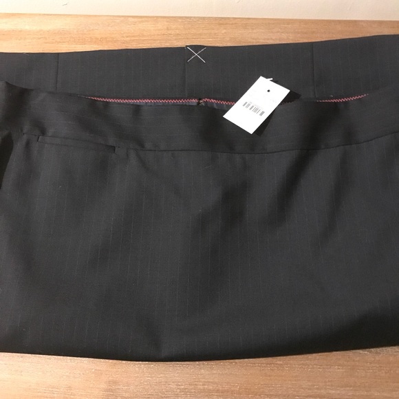 NWT J.Crew pencil skirt in pinstripe wool sz 12 - Picture 2 of 3